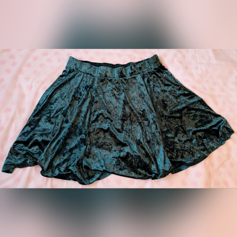 Torrid Velveteen Skater Skirt Ft Pockets, 2XL 18-20, Deep Green NWT